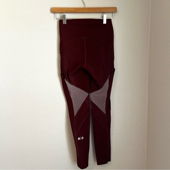 Lululemon X Barry’s Stronger as One High Rise Tight in Midnight Maroon, Size 4 - Picture 8 of 14